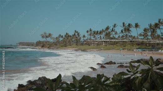 Wailea Beach Path, Kihei, South Maui, Hawaii. Mokapu Beach Park, Pacific Oicean. Basanite and minor picrobasalt(Kula Volcanics) from Haleakalā (East Maui Volcan), shield volcano. Coastal erosion