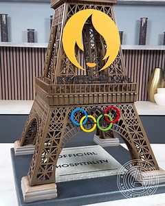14M views · 381K reactions | I have been dreaming of the moment where I could craft the Eiffel Tower out of chocolate. What better opportunity do it then The Olympics 2024 in Paris! it took 5 days of hard work and 70lbs of dark chocolate to craft this 8ft tall sculpture! I love the way it turned out! what do you guys think? | Amaury Guichon | Facebook