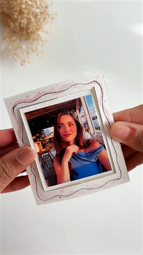 27K views · 116 reactions | Diy photo fliping card Watch the full step-by-step tutorial with measurements on my Youtube channel! Link in bio - don’t miss it Follow-@gayatriscrafts_kids #DIYCard #CuteDIY #LoveCardDIY #MiniLoveNote #HandmadeWithLove #CraftReel #DIYGiftidea #CutestCardEver #SmallCardBigLove #FunCrafts #CreativeDlY #LoveYouCard #ReelCrafts | Gayatriscrafts | Facebook