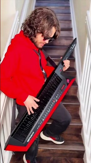 “Beat It” solo on KEyTaR 🎹🎸