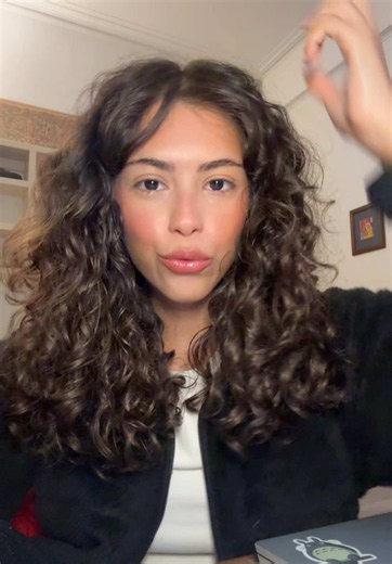 Como conseguir cabelo volumoso ondulado: finalização, difusor e dicas
