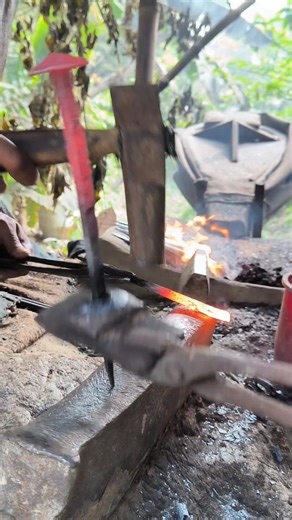 Part√620-ASMR Blacksmithing Forging a Nail. #blacksmithing #metalwork #shorts