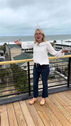 Staging this beauty-queen, stunner today!! In Carolina Beach with views of the ocean and canal 🤩🤩🤩 Let's get it Organized For You, LLC Liz Pierce Boardman Listed with Robert Price Keller Williams Innovate https://www.flexmls.com/share/Czz84/404-Canal-Drive-2,-Carolina-Beach,-NC-28428 | Libby Marsh Fox