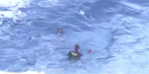 Powerful wave kills 4 and leaves 1 missing at a popular seawater pool