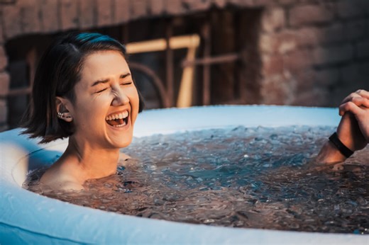 Scientists pour cold water on popular ice bath health claims