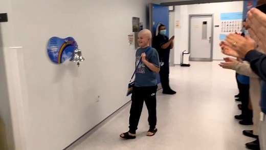 Fabulous Finn has been discharged from hospital! 🙌 29 days after his second bone marrow transplant, Finn was able to ring the bell and head home with his family. Whilst this isn't the end of his treatment quite yet, it's an incredible step forward for him and his family, and we're so happy to see him doing so well. You can continue following his journey at Finn the Fabulous - we're wishing him and his family all the best as he settles back into life at home 💚 | Anthony Nolan