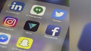 Gov. DeSantis considering updated social media ban for minors under 14 years old