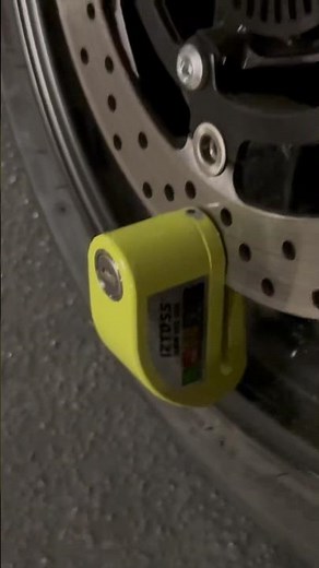 the best ANTI THEFT motorcycle locks I’m using: disc brake and chain lock both equipped with alert