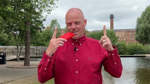 A 3-year-old prank calls a pizza restaurant