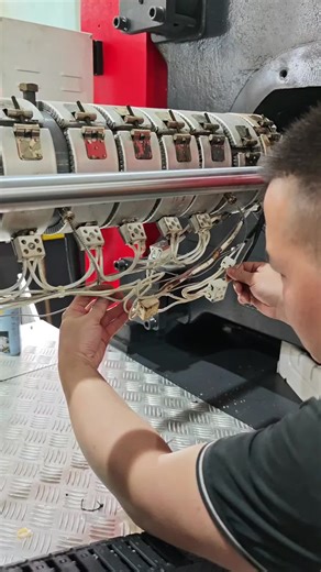 Screw and Barrel Maintenance for Injection Molding Machines