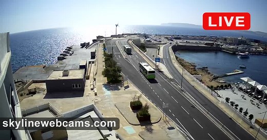 Live Cam Ċirkewwa water's edge | SkylineWebcams