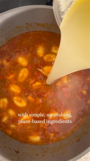 Marry Me Chickpea Soup (Dairy-Free) Cozy one-pot chickpea and gnocchi soup with vegan creamy cashew “cream,” sun-dried tomato, herbs, and lemon. You can find the recipe in the comments 💕 #healthyrecipes #plantbased #vegansoup #easydinners #comfortfood | Plantbaes