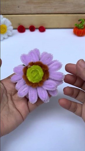 How to Make an Easy DIY Pipe Cleaner Flower 🌸 | Step-by-Step Craft
