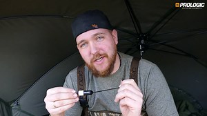 NEW 👌 K3 BITE INDICATOR 🔥 Hanger von #Prologic Für Teamer 💁‍♂️ 🎞 David Köppler einfach die ideale Ergänzung zu unserem K3 Bissanzeiger! Der Körper besteht aus echtem 3K Carbon und extrem robusten Acryl Plastik in verschiedenen Farben. Der neu designte Schnurclip besteht aus schwarzem PTFE (in weiß nur bei der weißen Version). Die Schnur findet sicheren Halt im Bissanzeiger - auch bei heftigen Runs. ℹ️ Jetzt mehr erfahren www.prologicfishing.com/de/product/k3-bite-indicator/ 👍 Empfehlenswert