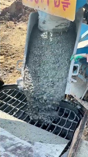 Real-time Concrete Pump Operation: Granules Full, Good Fluidity, Assisting Construction Projects!