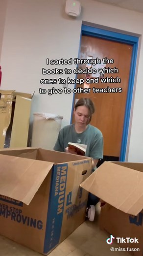 Replying to @rylenlemons i think decorating might be next!! #teachersoftiktok #englishteacher #teacherlife #oklaed #teachertok #classroomsetup #classroomsetup2022