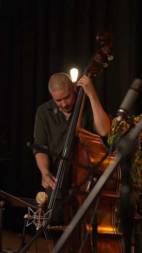 Luques Curtis on Bass 🔥