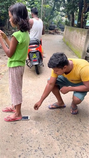 He wanted more but lost everything! 😆💸#Greedy #FunnyClips #SmartKids #LOL #Entertainment