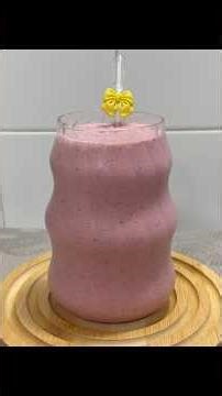 Healthy Strawberry Milkshake Recipe ||Follow for more amazing recipes ||Cooking with Rehaba#trending