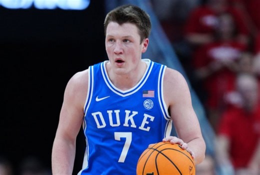 杜克新人侧翼Kon Knueppel对阵佐治亚理工单场18分5助攻4篮板