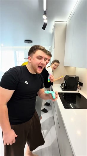 Velcro is a joy for the whole family ❤️Cat mode my love 😍