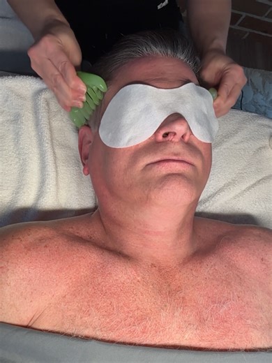 A fantastic way to start any massage or facial—begin with a soothing head massage ✨ Book today with Wellness Aesthetics and enjoy a deeply relaxing experience, thoughtfully tailored just for you. #WellnessAesthetics #HeadMassage #MassageTherapy #PersonalizedCare
