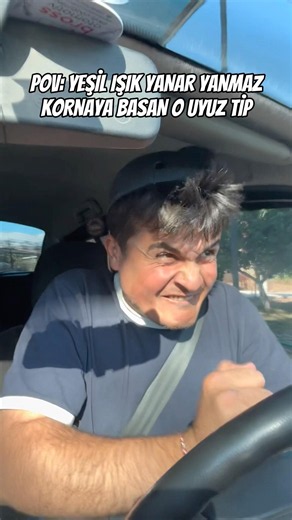 That annoying type who honks the moment the green light comes on 🤦🏻‍♂️
