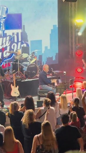 Billy Joel Fans Take Over "Piano Man"! | All Key’d Up LIVE — Garden Amp #livemusic #billyjoel