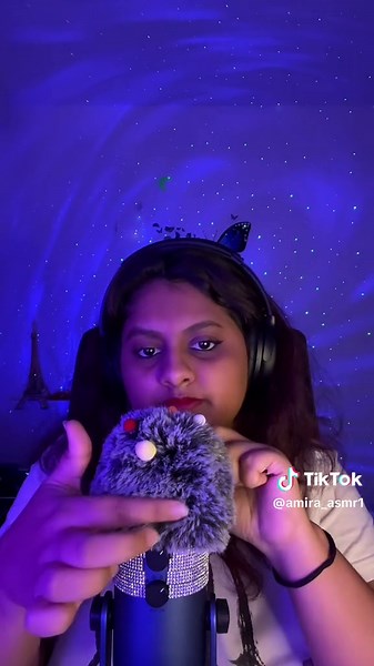 Coiffeuse ASMR : Soin des Cheveux et Détente