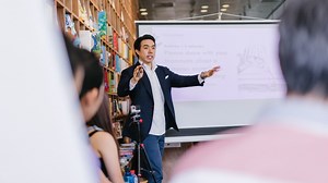 El engaño del coaching como terapia: desde estafas hasta daños emocionales - Plumas Atómicas