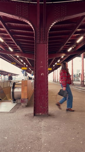 Un, deux, trois Lua ✨️ Votre Lua, c'est un compagnon qui vous accompagne dans tous vos moments de vie, et qui s'associe à chacune de vos tenues ! Alors, pêts à avoir le vôtre ? Rendez-vous cette semaine ! #MaisonLua #sacàmain #maroquinerie #compagnon #ootd