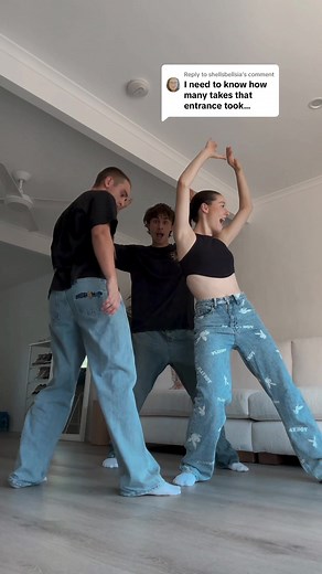 Hilarious Wedding Fail: @Jasmin & James Surprise Entrance!