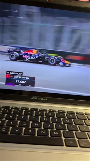 Max Verstappen flyingstappen Singapore Pole Reaction - F1 Singapore 2026