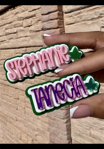 It’s so easy to fall in love with our keychains… we made them into custom name lapels! These are perfect for wear, bag charms, etc! Choose between pin or magnetic backing! Link is in bio to customize yours today! 🩷 #nametags #alphakappaalpha #customname #sororitylife