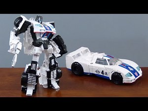 TRANSFORMERS GENERATIONS Power of the Primes Deluxe "AUTOBOT JAZZ" review