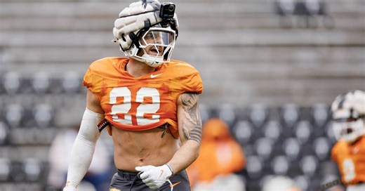 Jeremiah Telander and his perfect nickname setting ‘gold standard’ for Tennessee LBs this spring