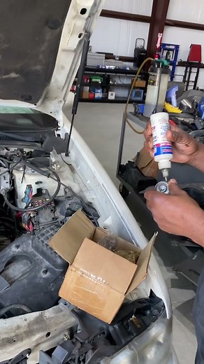 how to install new hydraulic lifters. We replaced old hydraulic lifters. #autobody #automobile #car