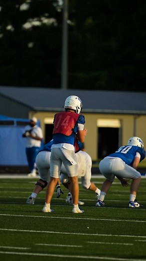2.1K views | Making it look too easy  #lemonade #football #quarterback #wr #makinglemonade #highschoolfootball #fnl #scrimmage #deep #route #nikon | Shots by Sophie | Facebook