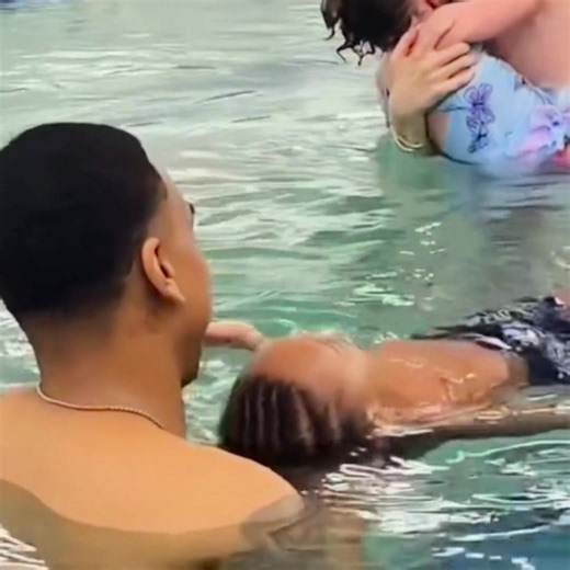 📣Calling all new families! Save BIG this Fall💰 𝐖𝐢𝐭𝐡 𝐨𝐮𝐫 𝟓𝟎% 𝐨𝐟𝐟 𝐝𝐢𝐬𝐜𝐨𝐮𝐧𝐭 𝐟𝐨𝐫 𝐧𝐞𝐰 𝐟𝐚𝐦𝐢𝐥𝐢𝐞𝐬, there's never been a better time to enroll in Fall Quarter. We combine a proven curriculum with expert adult teachers to make learning to swim safe, fun, and effective. Use 𝐜𝐨𝐝𝐞 𝐅𝐀𝐋𝐋𝐅𝐎𝐒𝐒𝟓𝟎 to give yourself peace of mind and your students confidence in and around the water. 🧡 The promotion ends September 2nd, 2025. The promotion is valid for new families en