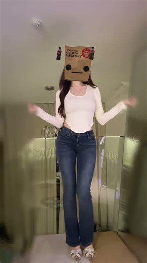 Youshan Lian's Groovy Jeans Dance Move