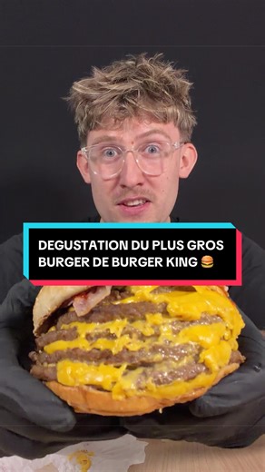 🚨DÉGUSTATION DU PLUS GROS BURGER DE BURKER KING JAPON : BABY BODY BURGER🚨 Vous avez goûté ? Vous le voulez en France ? Est ce que vous êtes chaud @Burger King France ? Est ce que vous pensez pouvoir le finir ? Est ce que c’est possible de le manger en 4 crocs ? En effet, au Japon, Burger King a décidé de remettre son Burger phare qui est le plus gros connu dans le monde avec cinq steaks huit tranches de fromage et du bacon à l’intérieur pour un prix de 18 $. Et je me suis amusé à le refaire en