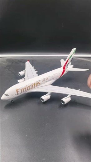 What kind of plane is this? Does anyone like it?