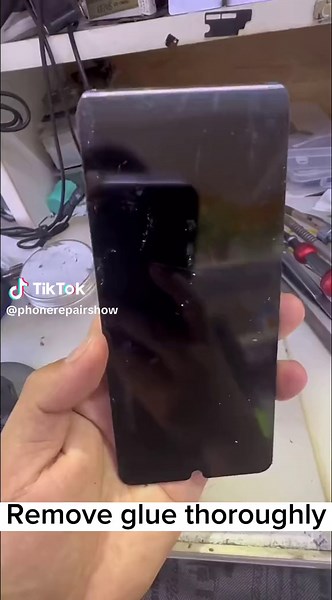 Remove glue thoroughly #phonerepairs #phone #tips #tiktok @TikTok | phone