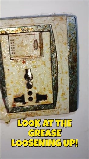 Glo. Kitchen Cleaner Switch Cleaning