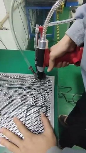 Automated Feeder Rivet Gun For Long Mandrel Pop Rivets