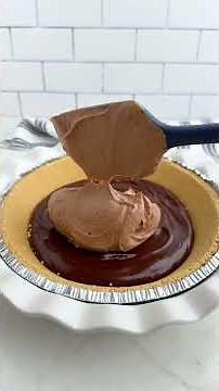 No-Bake Chocolate Mousse Pie