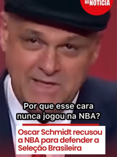 Oscar Schmidt construiu uma trajetória histórica no basquete atuando por clubes do Brasil, Espanha e Itália, além de manter uma ligação profunda com a Seleção Brasileira de Basquete. Conhecido como “Mão Santa”, ele colocou a equipe nacional acima de qualquer oportunidade internacional, inclusive recusando a chance de jogar na NBA, a principal liga do esporte. A proposta mais concreta veio em 1984, quando o New Jersey Nets demonstrou interesse em sua contratação. Na época, porém, a FIBA não permi