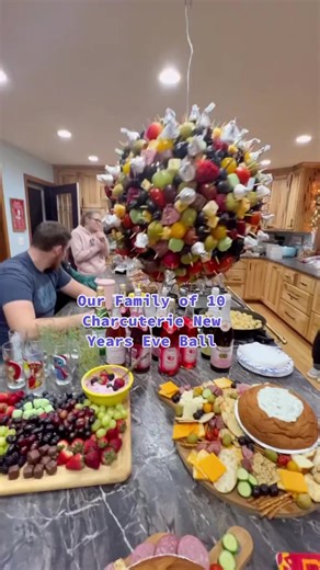 15M views · 186K reactions | Here it is !!! my Charcuterie NYC Ball Drop #justthebells10 #newyearseve #bigfamily #familytime #charcuterie #appetizerideas #appetizers #NYC #balldrop | Just the Bells 10 | Facebook