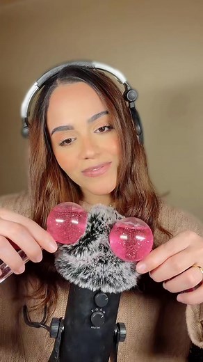 استرخ مع رولا أمبابي في فيديو ASMR مهدئ