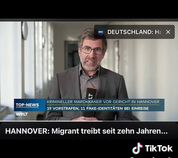 HANNOVER: Migrant treibt seit zehn Jahren Behörden vor sich her! Dieser Fall macht fassungslos Ein Mann mit 19 Straftaten, elf Identitäten und zehn Jahren Behördenversagen: In Hannover steht ein 2015 eingereister Marokkaner wegen versuchten Totschlags vor Gericht. Der Angeklagte soll einen Bekannten am Hauptbahnhof brutal mit einer Fahrradkette attackiert haben – bestreitet jedoch jede Schuld und spricht von Notwehr. Der Fall wirft ein grelles Licht auf Lücken im Asyl- und Abschiebesystem: Mehre